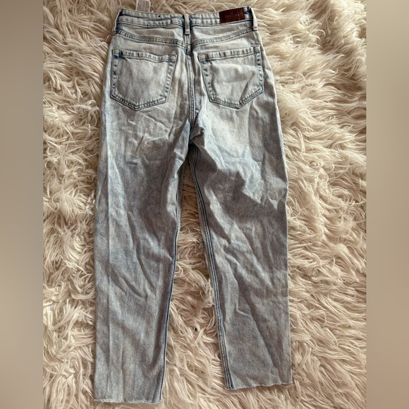 Hollister Ultra High Rise Mom Jean Distressed Cropped W25 - Picture 4 of 7